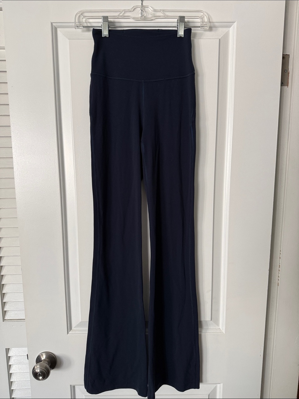Lululemon Groove SHR Nulu Flared Pant in Regular True Navy Size 2 EUC